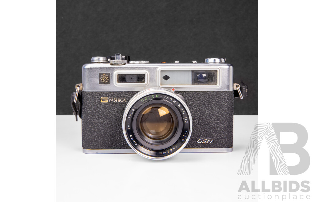 Yashica Electro 35 35mm Rangefinder Camera with Original Yashica Case