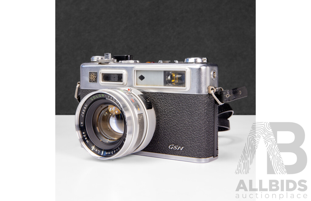 Yashica Electro 35 35mm Rangefinder Camera with Original Yashica Case
