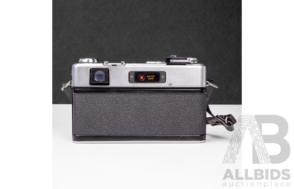 Yashica Electro 35 35mm Rangefinder Camera with Original Yashica Case