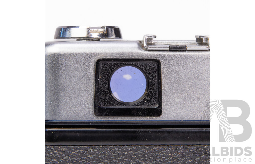 Yashica Electro 35 35mm Rangefinder Camera with Original Yashica Case