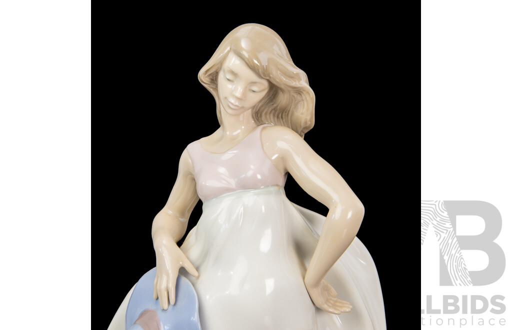 Large Porcelain ‘Spring Dance’ Lady Figure by José Puche for Nao