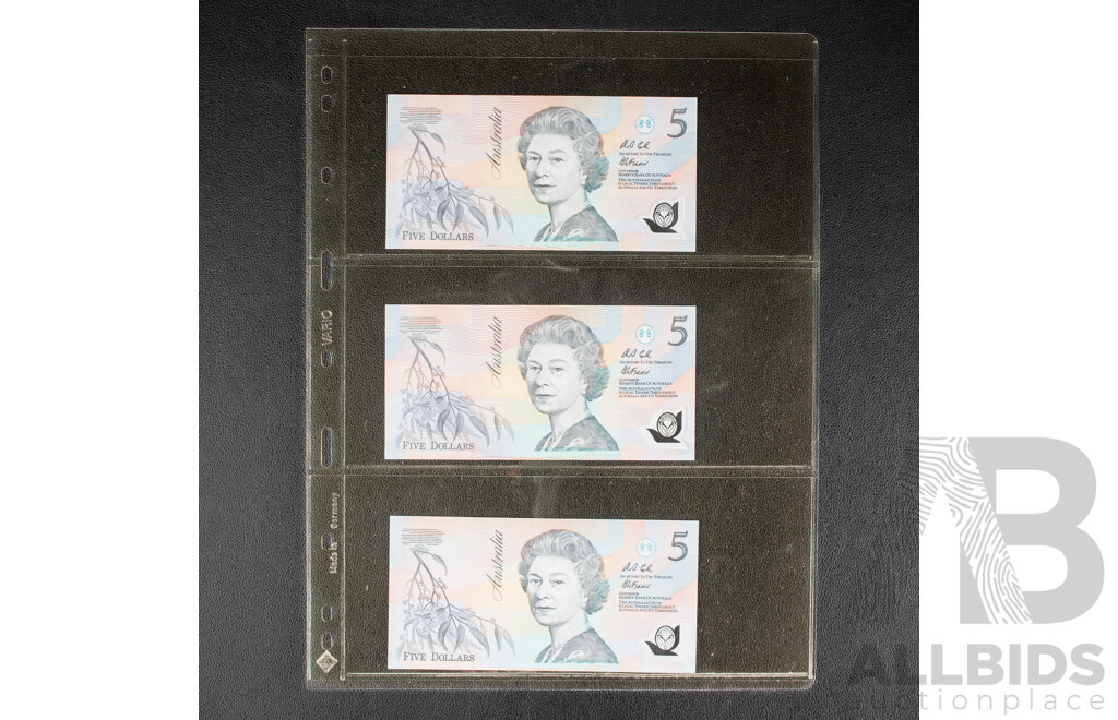 Three Australian 1992 UNC Five Dollar Notes, Fraser/Cole