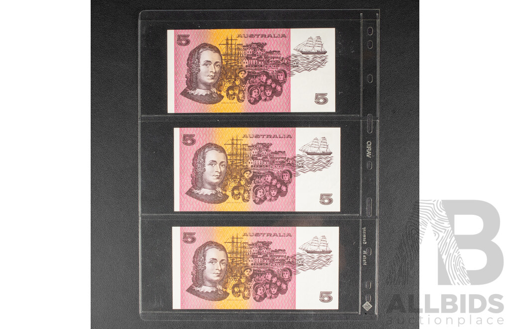 Nine Australian 1985 Five Dollar Notes, Johnston/Fraser