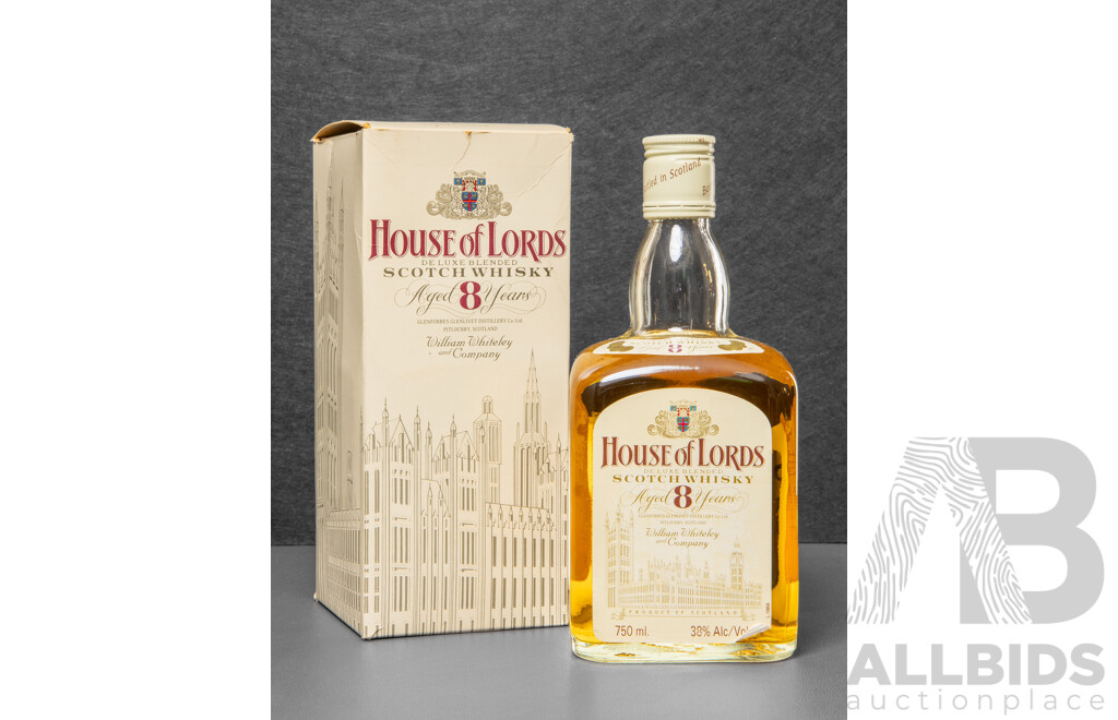 William Whiteley and Company House of Lords De Luxe Blended Scotch Whisky in Presentation Box