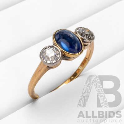 Vintage 14ct Yellow Gold Ring with Sapphire and Diamonds - 2.52gms