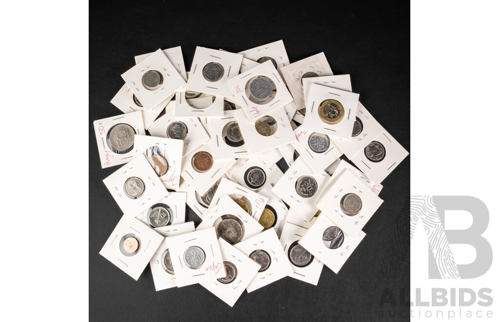 Collection of International Coins Including Hungary, Ireland, Italy, Japan, Fiji, Hong Kong, Euro, Canada, Malaysia, New Zealand, Sri Lanka, Thailand,,United Kingdom, USA, UAE and More