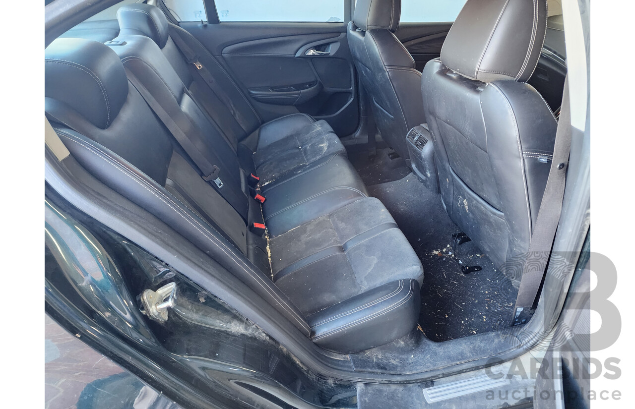 9/2015 Holden Commodore SV6 VF MY15 4d Sedan Green 3.6L