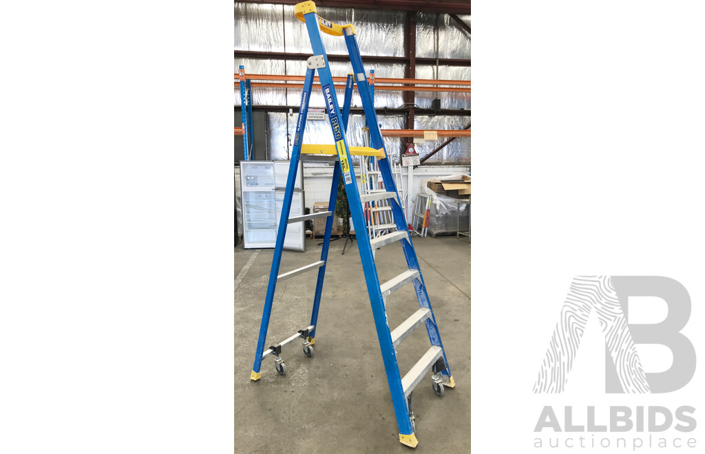 Bailey (FS13579) 6 Step 1.8m Fibreglass Platform Stepladder