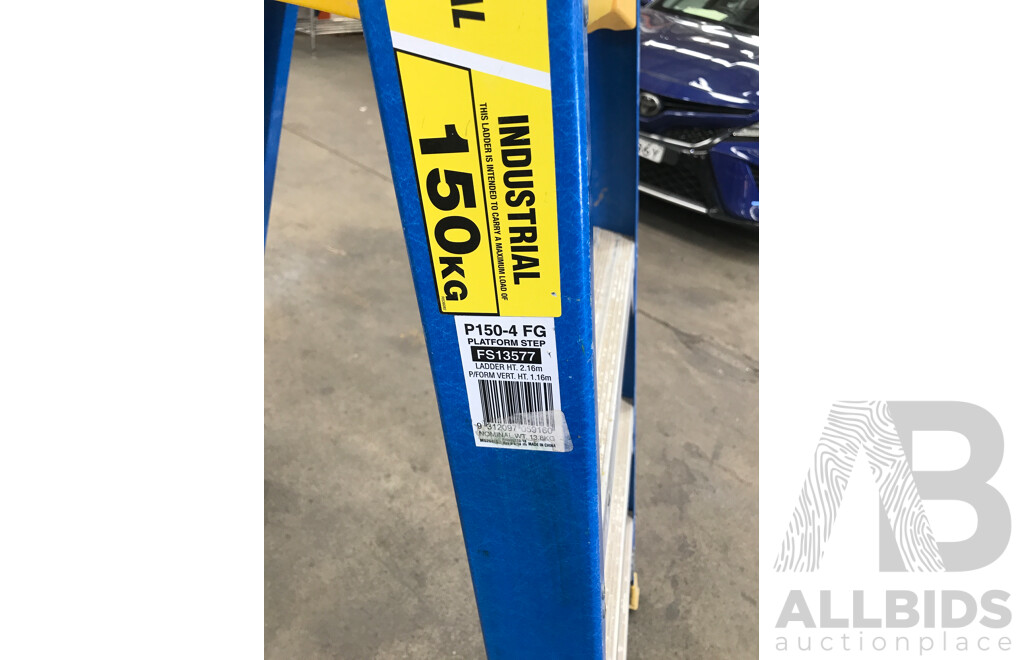 Bailey (FS13577) 4 Steps Fibreglass Platform Ladder