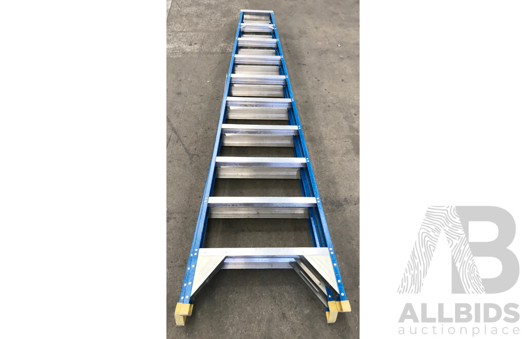 Climbrite (CLIDS9) 9 Step Fibreglass Double Sided Stepladder