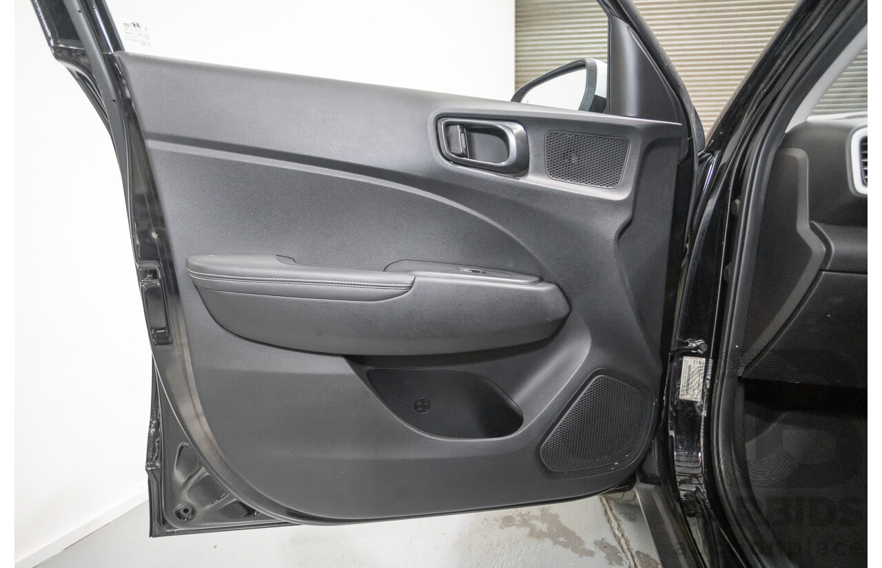 08/2020 Hyundai Venue Elite QX.2 MY20 4D Wagon Black Metallic 1.6L