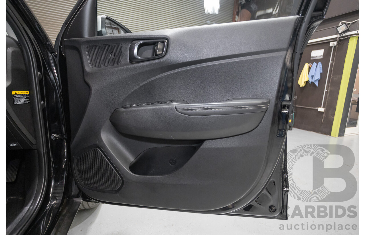 08/2020 Hyundai Venue Elite QX.2 MY20 4D Wagon Black Metallic 1.6L