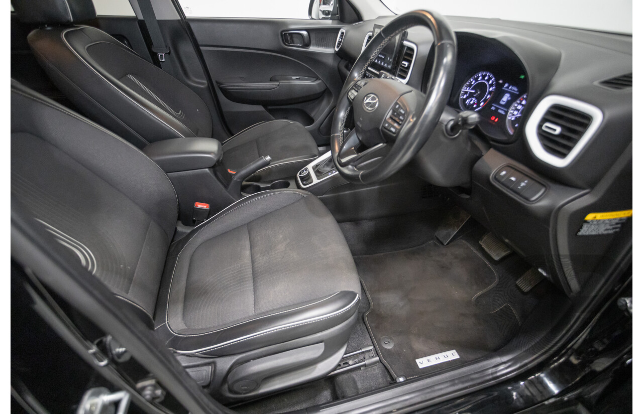 08/2020 Hyundai Venue Elite QX.2 MY20 4D Wagon Black Metallic 1.6L