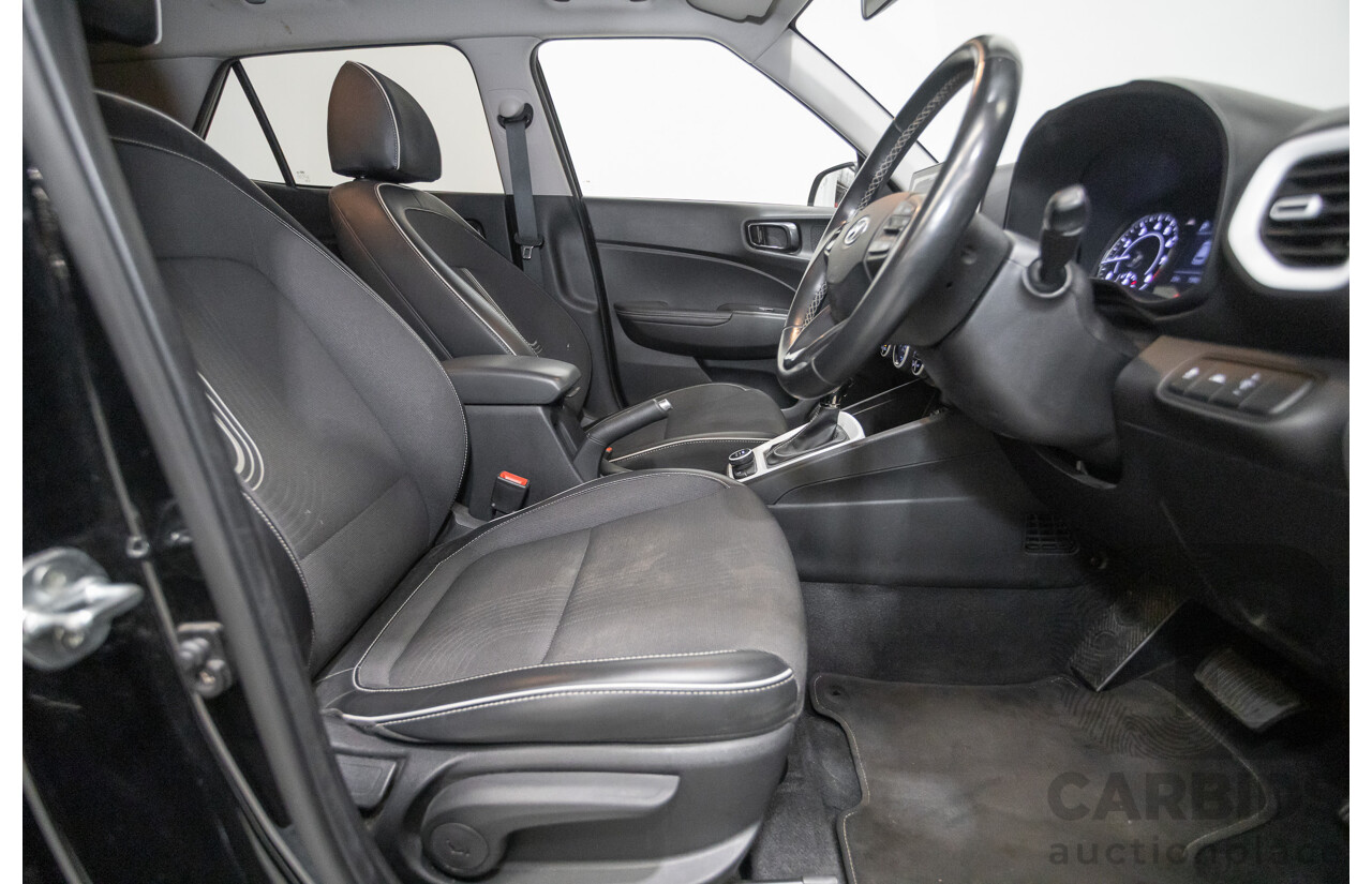 08/2020 Hyundai Venue Elite QX.2 MY20 4D Wagon Black Metallic 1.6L