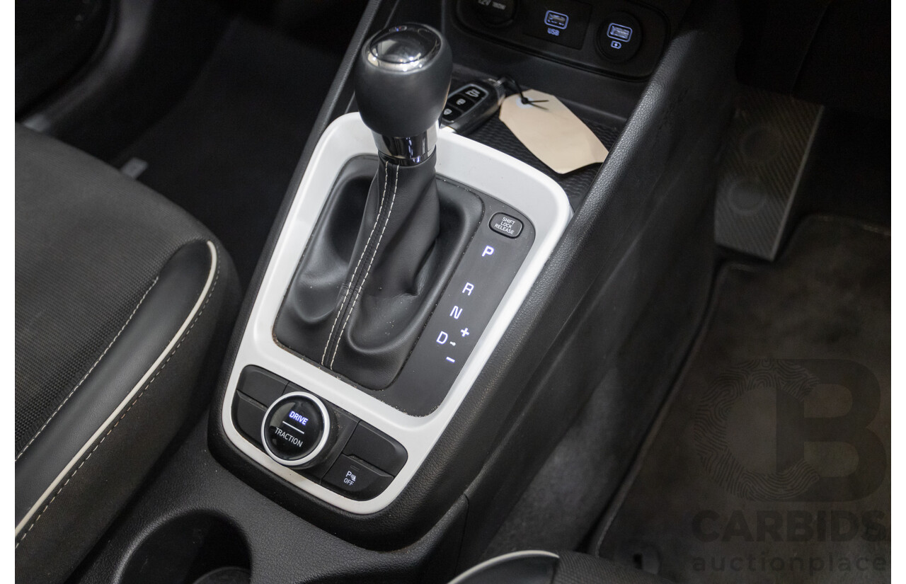 08/2020 Hyundai Venue Elite QX.2 MY20 4D Wagon Black Metallic 1.6L