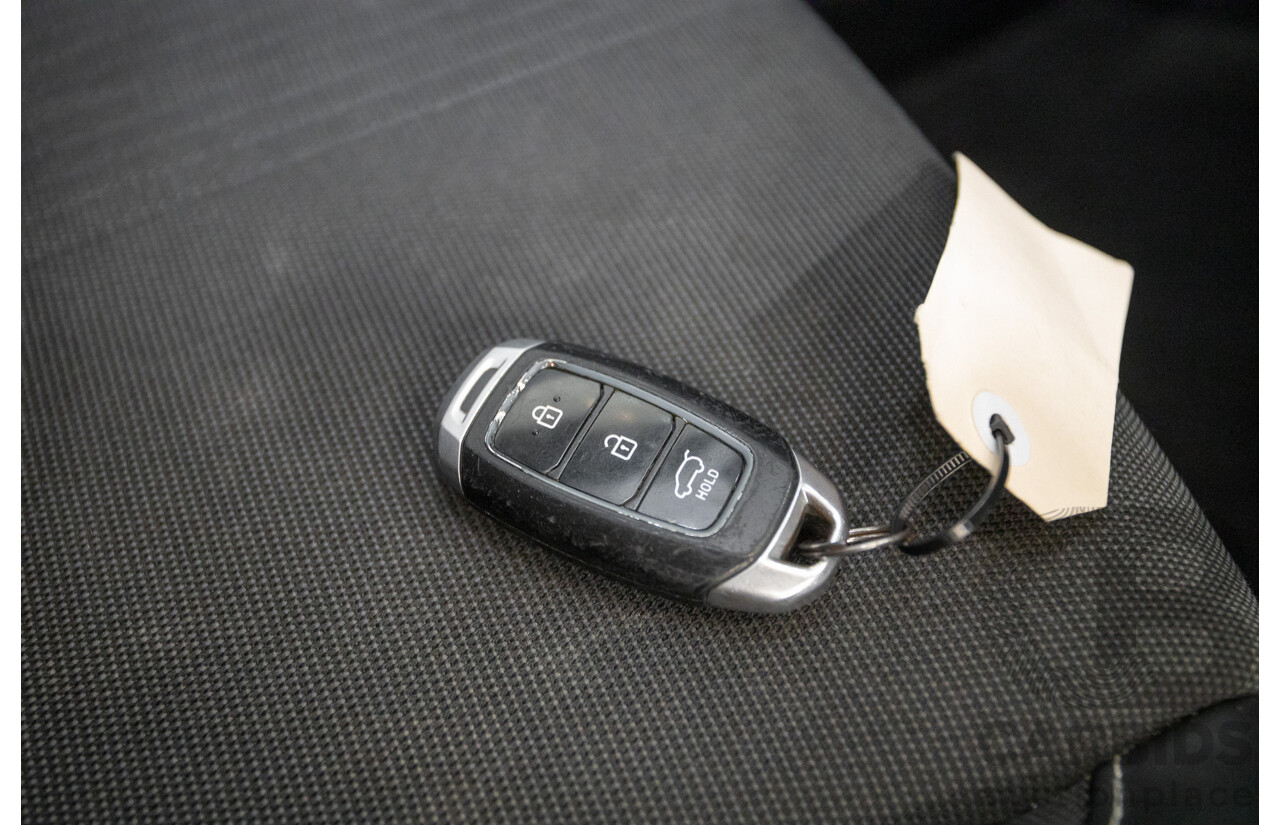 08/2020 Hyundai Venue Elite QX.2 MY20 4D Wagon Black Metallic 1.6L