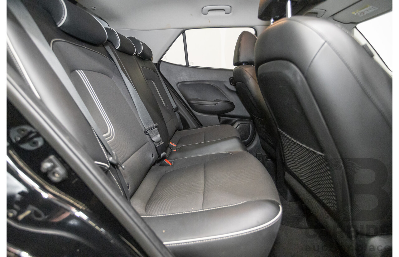 8/2020 Hyundai Venue Elite QX.2 MY20 4d Wagon Black Metallic 1.6L