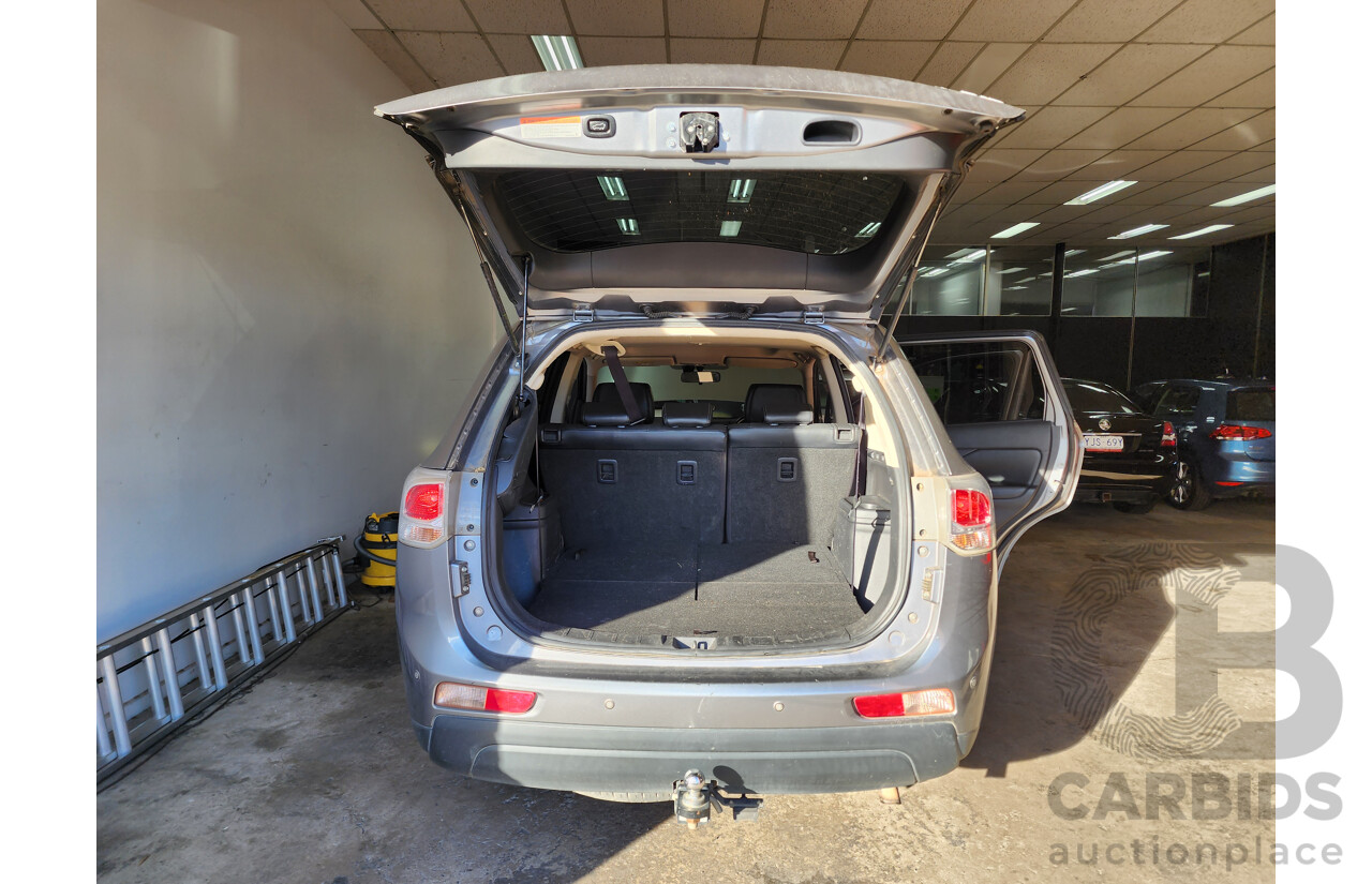 12/2013 Mitsubishi Outlander Aspire (4x4) ZJ MY14 4d Wagon Grey 2.3L