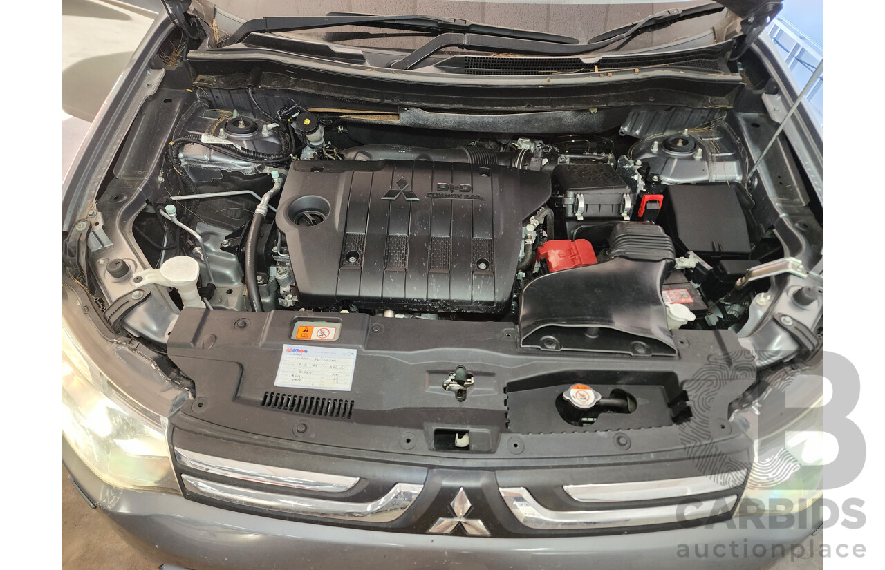 12/2013 Mitsubishi Outlander Aspire (4x4) ZJ MY14 4d Wagon Grey 2.3L