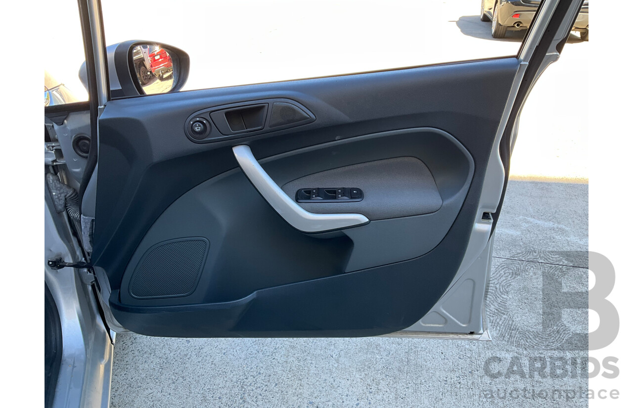 2/2013 Ford Fiesta Zetec WT 5d Hatchback Silver 1.6L