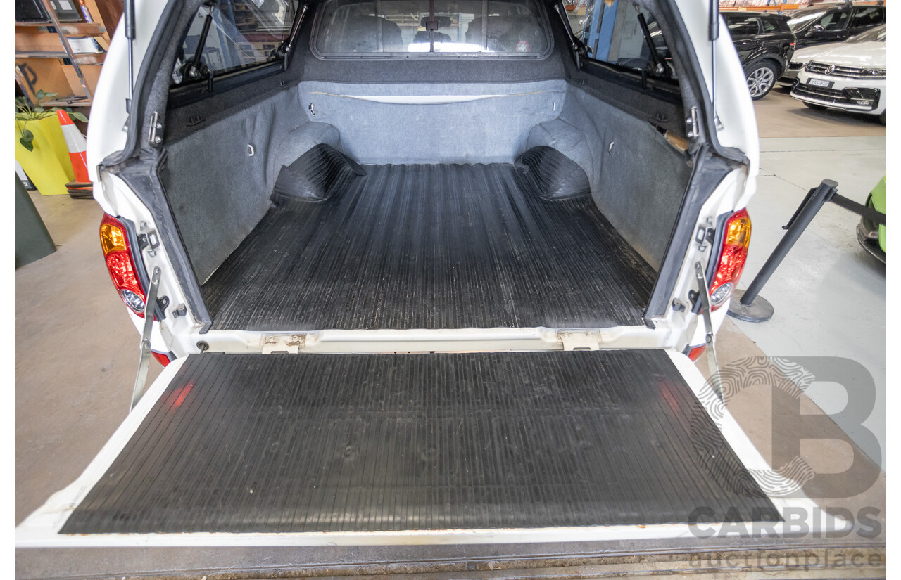 02/2013 Mitsubishi Triton GL-R (4x4) MN MY12 Double Cab Utility White Turbo Diesel 2.5L