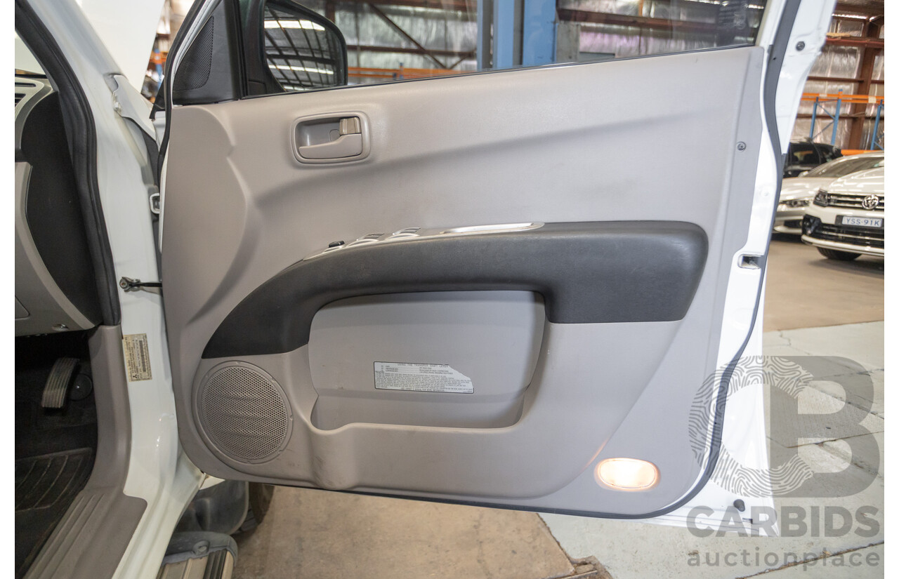 02/2013 Mitsubishi Triton GL-R (4x4) MN MY12 Double Cab Utility White Turbo Diesel 2.5L