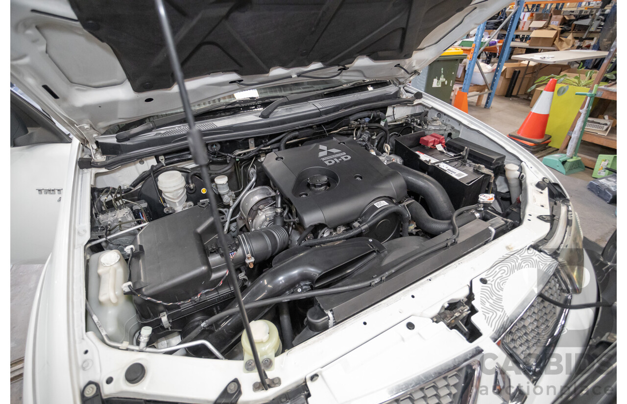 02/2013 Mitsubishi Triton GL-R (4x4) MN MY12 Double Cab Utility White Turbo Diesel 2.5L