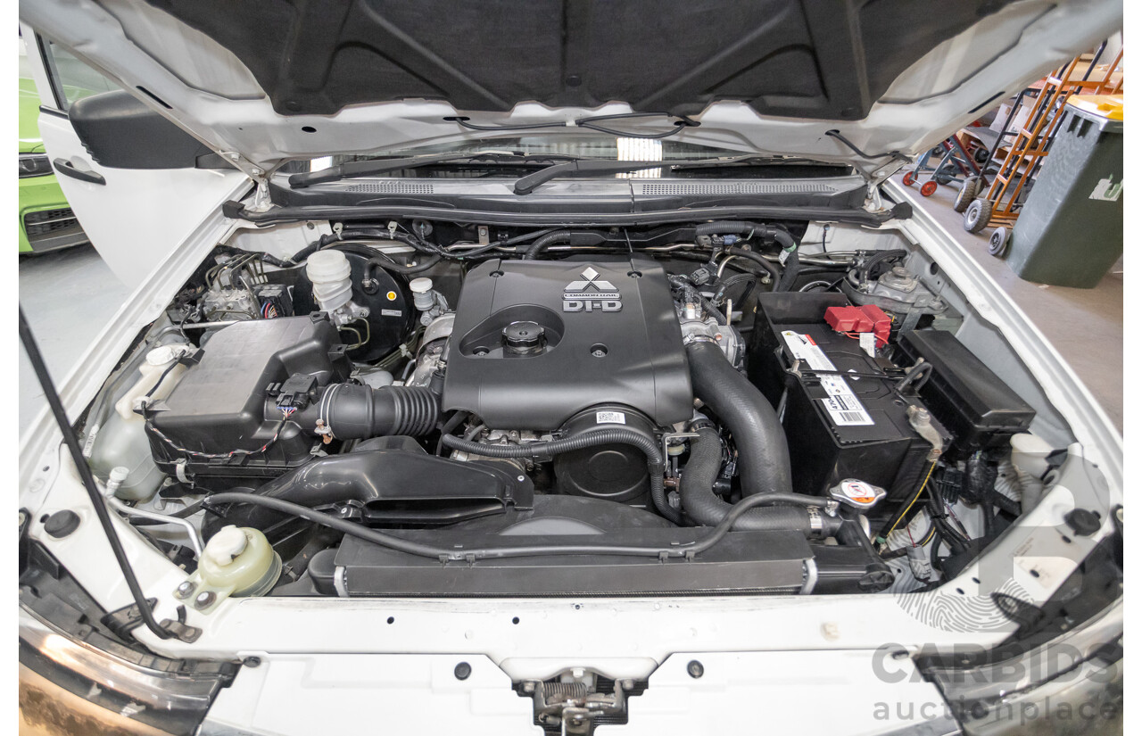 02/2013 Mitsubishi Triton GL-R (4x4) MN MY12 Double Cab Utility White Turbo Diesel 2.5L