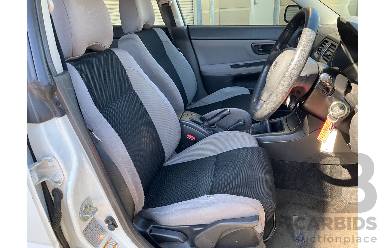 11/2005 Subaru Impreza 2.0i (AWD) MY06 5d Hatchback White 2.0L