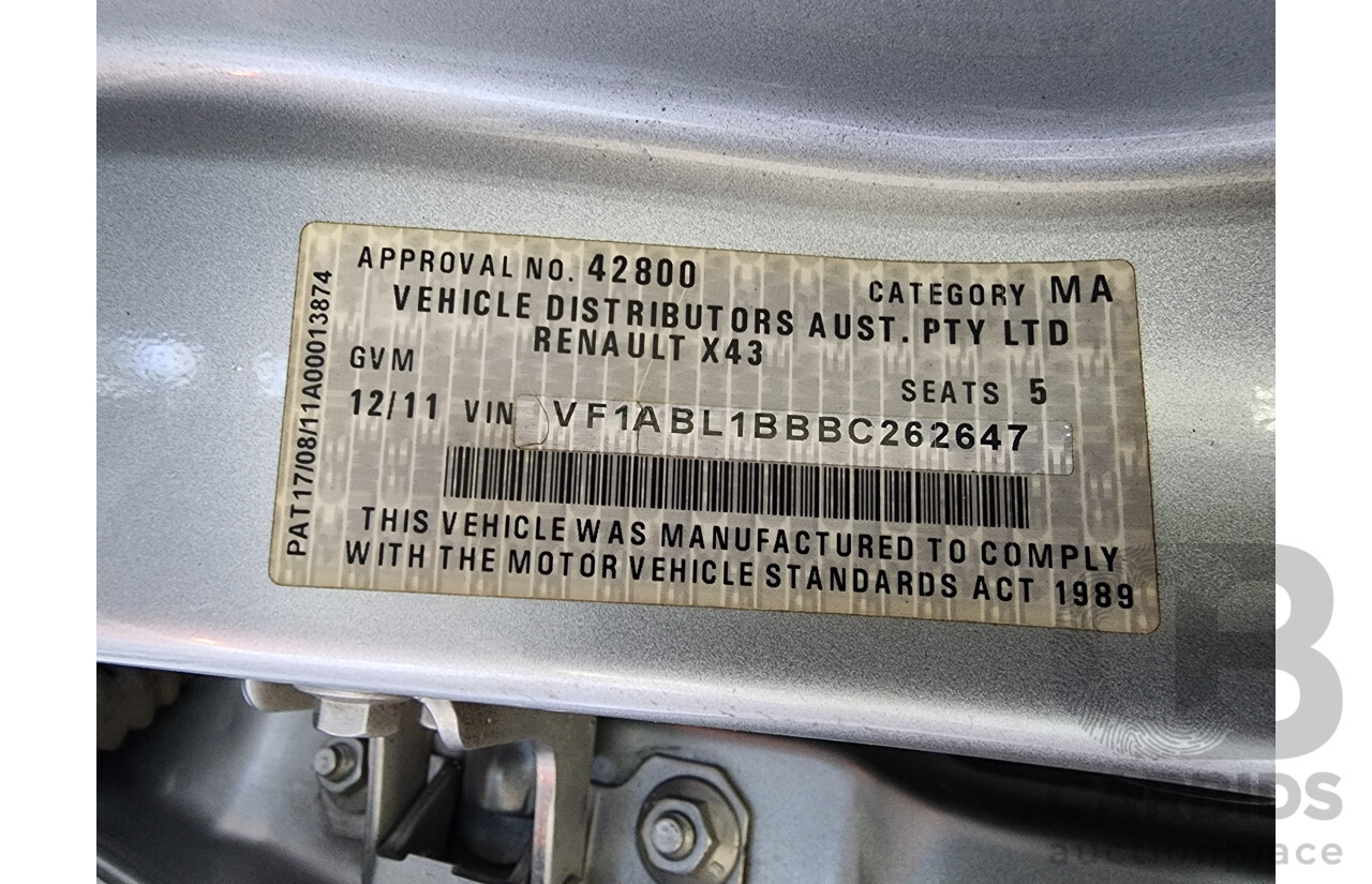 12/2011 Renault Latitude 2.0 dCi LUXE X43 4d Sedan Silver 2.0L