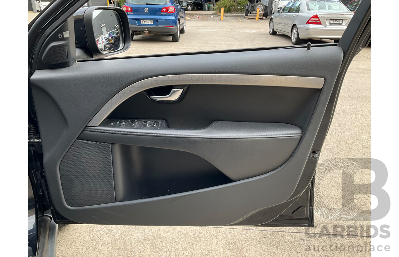 2/2012 Volvo Xc70 3.2 Teknik BZ MY12 4d Wagon Black V6 3.2L