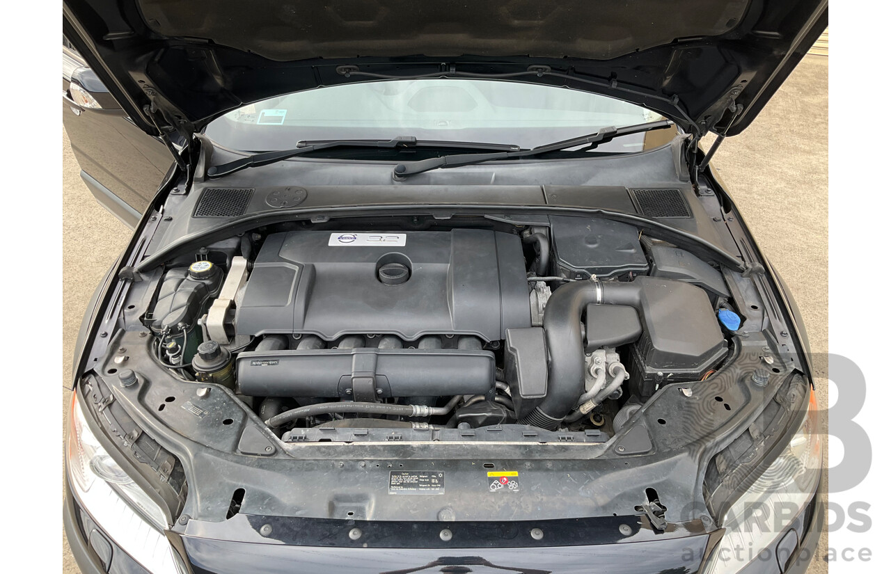 2/2012 Volvo Xc70 3.2 Teknik BZ MY12 4d Wagon Black V6 3.2L