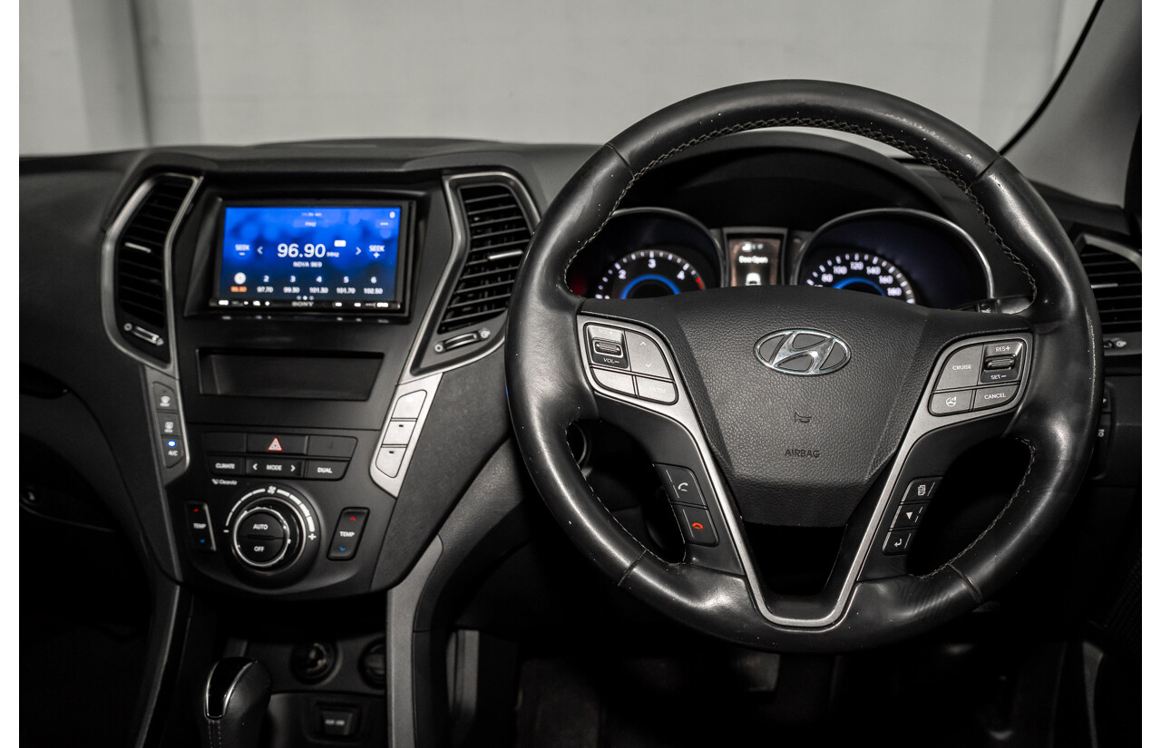 12/2015 Hyundai Santa Fe Elite CRDi (4x4) DM MY15 4d Wagon Sleek Silver Metallic Turbo Diesel 2.2L