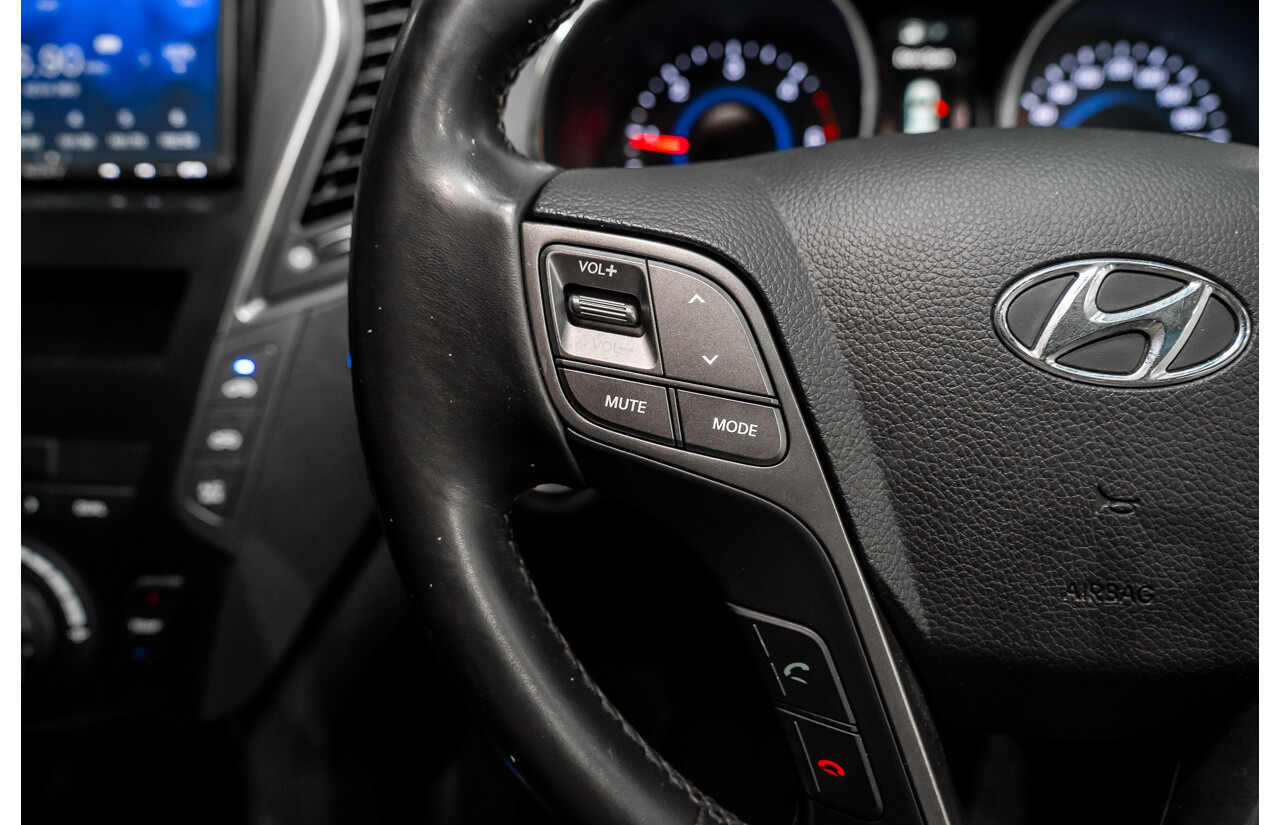 12/2015 Hyundai Santa Fe Elite CRDi (4x4) DM MY15 4d Wagon Sleek Silver Metallic Turbo Diesel 2.2L