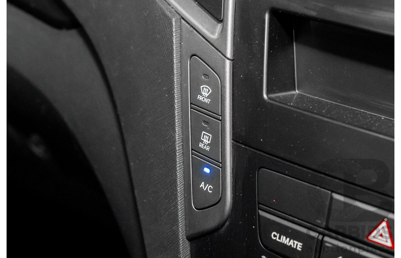 12/2015 Hyundai Santa Fe Elite CRDi (4x4) DM MY15 4d Wagon Sleek Silver Metallic Turbo Diesel 2.2L