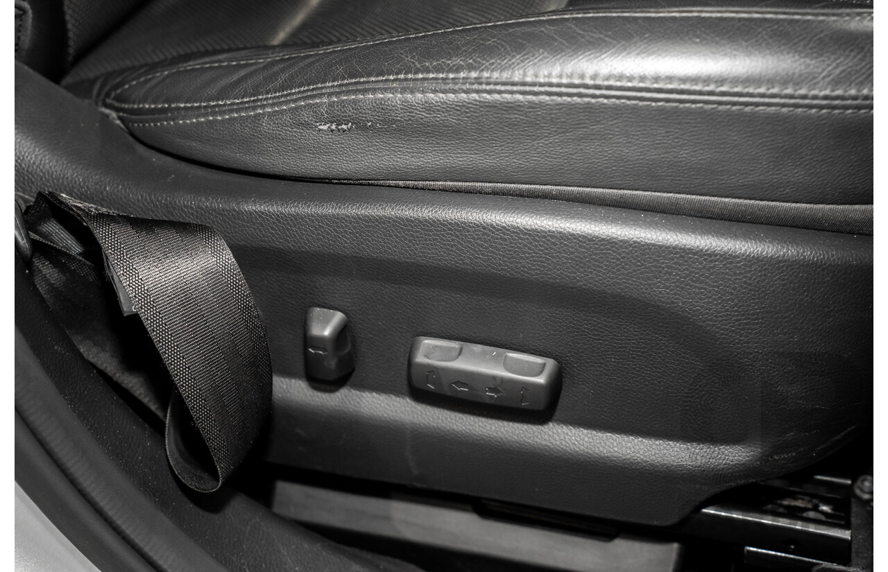 12/2015 Hyundai Santa Fe Elite CRDi (4x4) DM MY15 4d Wagon Sleek Silver Metallic Turbo Diesel 2.2L