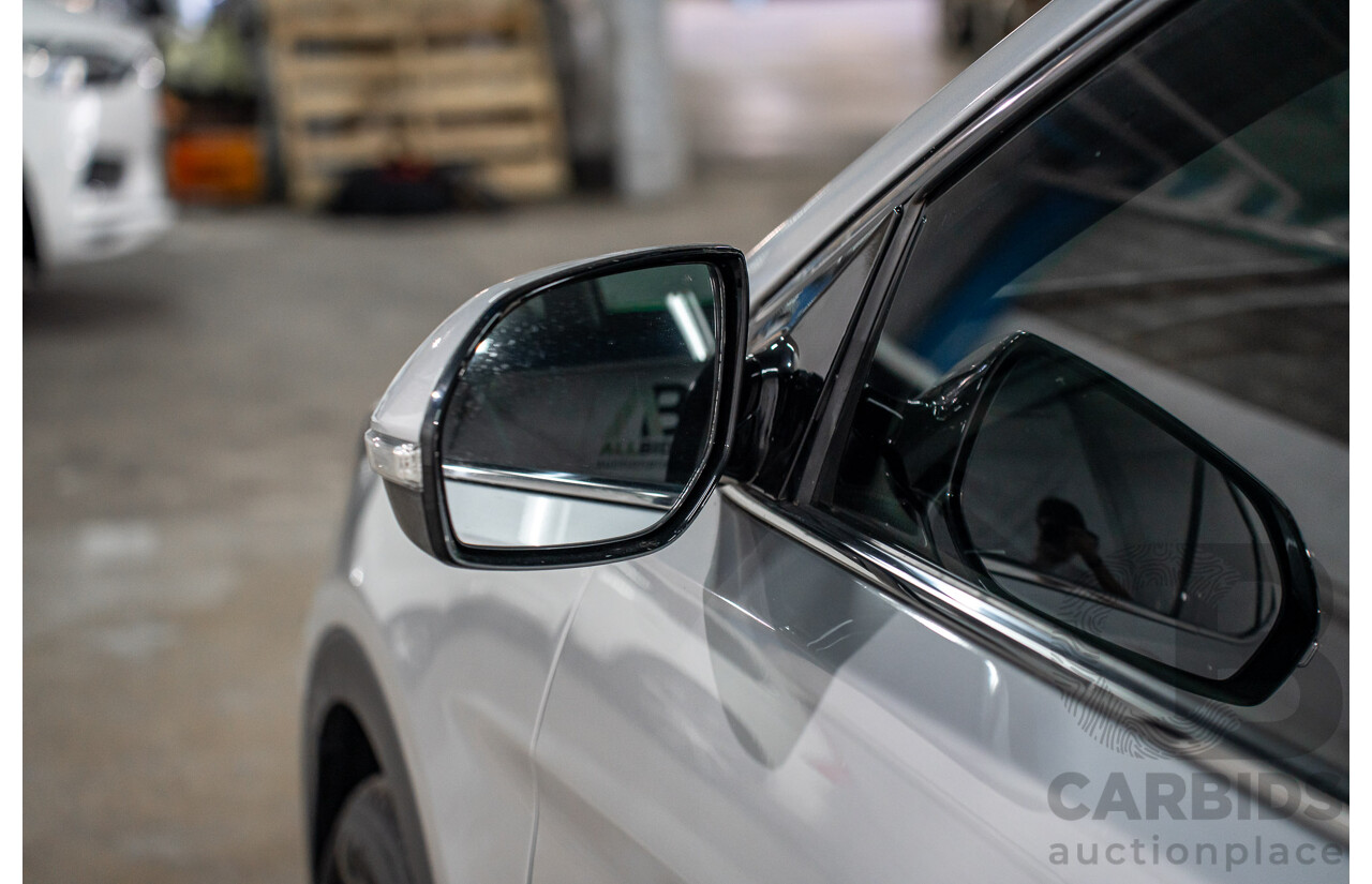 12/2015 Hyundai Santa Fe Elite CRDi (4x4) DM MY15 4d Wagon Sleek Silver Metallic Turbo Diesel 2.2L