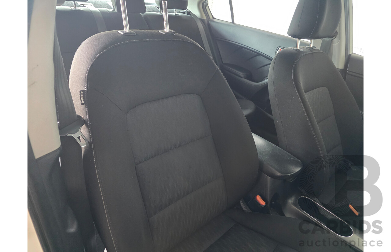 02/2016 Kia Cerato S YD MY15 4D Sedan White 1.8L