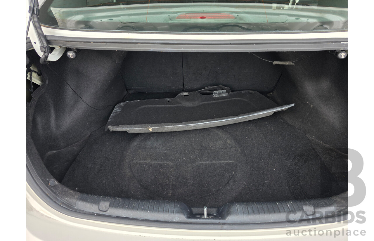 02/2016 Kia Cerato S YD MY15 4D Sedan White 1.8L