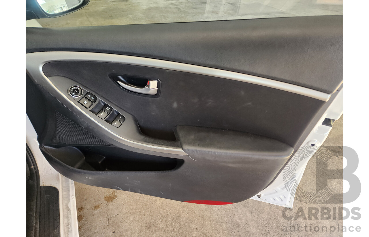 3/2013 Hyundai i30 Active GD 5d Hatchback White 1.8L