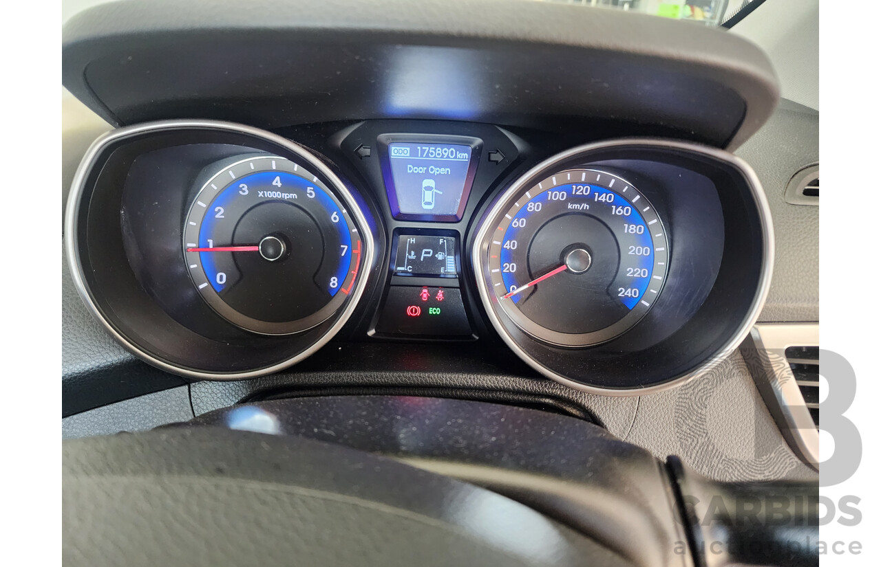 3/2013 Hyundai i30 Active GD 5d Hatchback White 1.8L