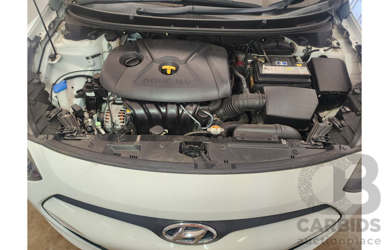 3/2013 Hyundai i30 Active GD 5d Hatchback White 1.8L