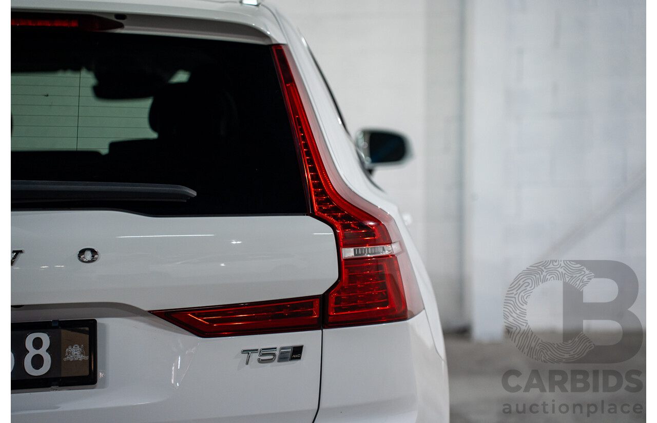 11/2017 Volvo XC60 T5 Inscription (AWD) 246 MY18 4d Wagon Ice White Turbo 2.0L