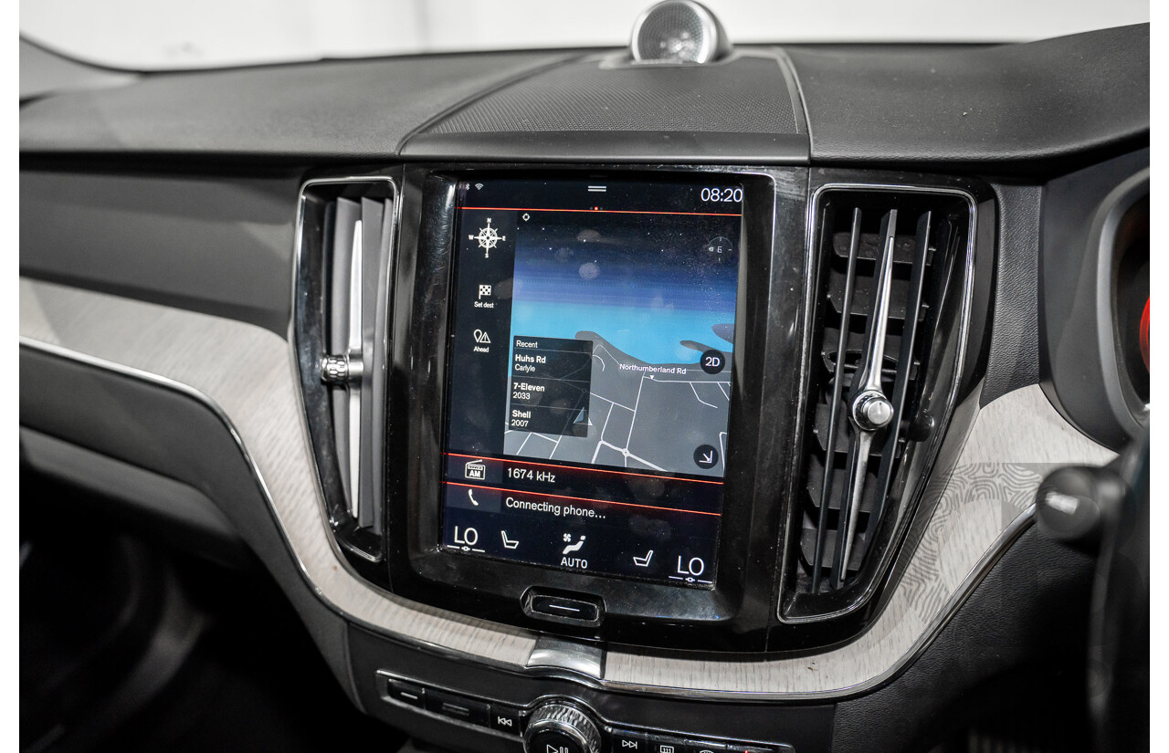 11/2017 Volvo XC60 T5 Inscription (AWD) 246 MY18 4d Wagon Ice White Turbo 2.0L