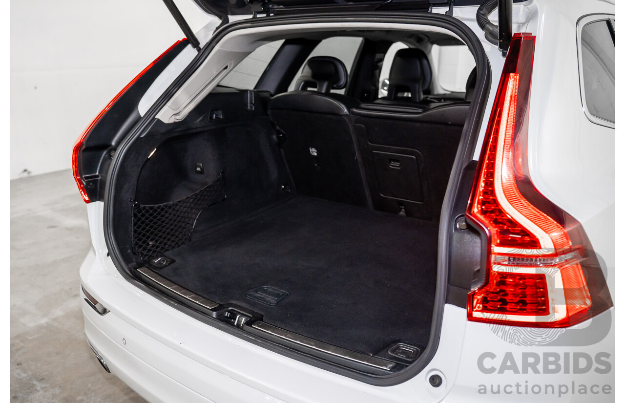 11/2017 Volvo XC60 T5 Inscription (AWD) 246 MY18 4d Wagon Ice White Turbo 2.0L