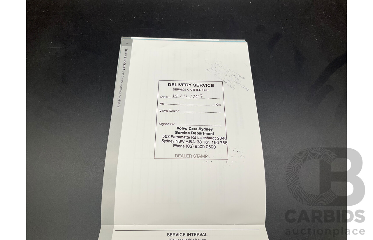 11/2017 Volvo XC60 T5 Inscription (AWD) 246 MY18 4d Wagon Ice White Turbo 2.0L