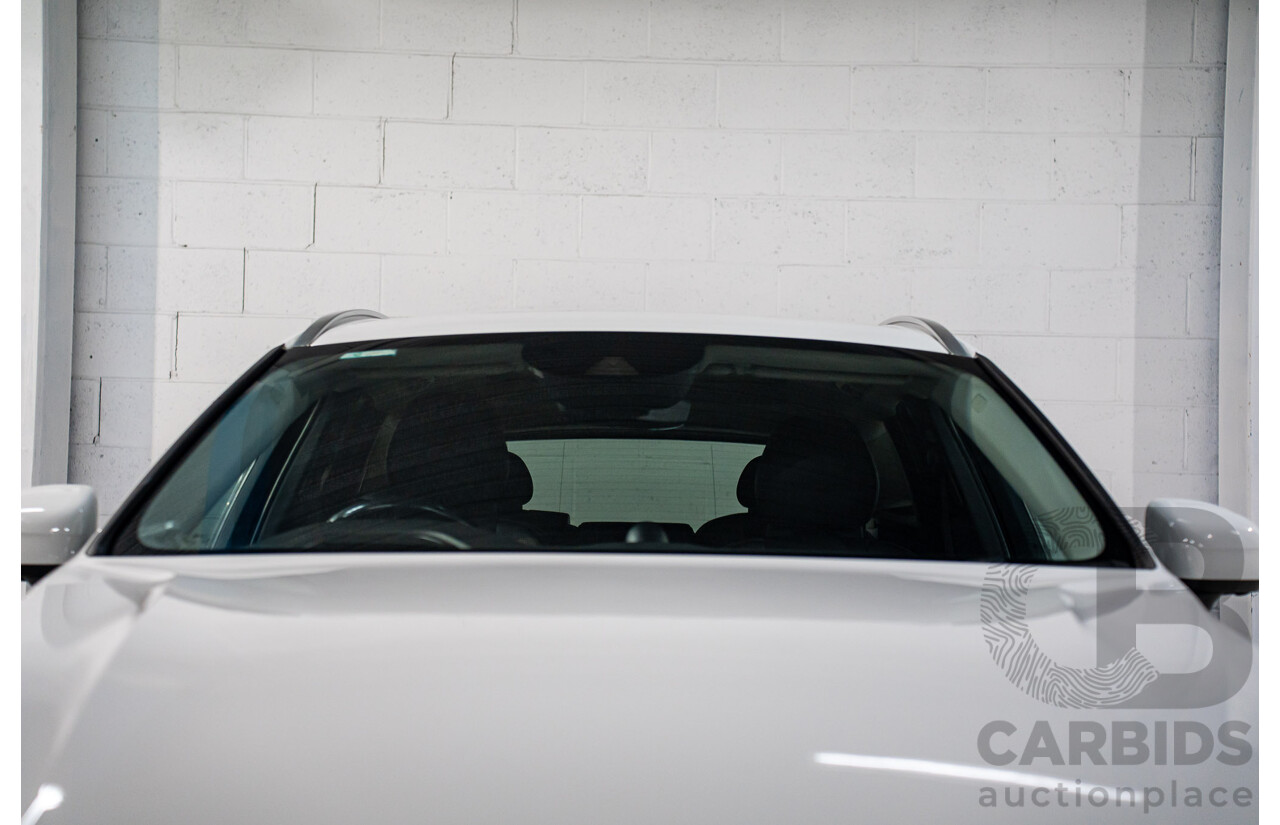 11/2017 Volvo XC60 T5 Inscription (AWD) 246 MY18 4d Wagon Ice White Turbo 2.0L