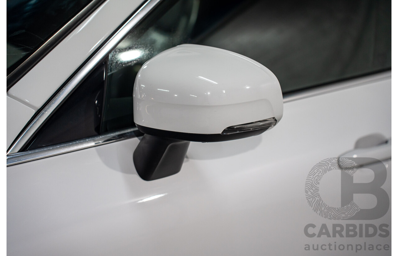 11/2017 Volvo XC60 T5 Inscription (AWD) 246 MY18 4d Wagon Ice White Turbo 2.0L