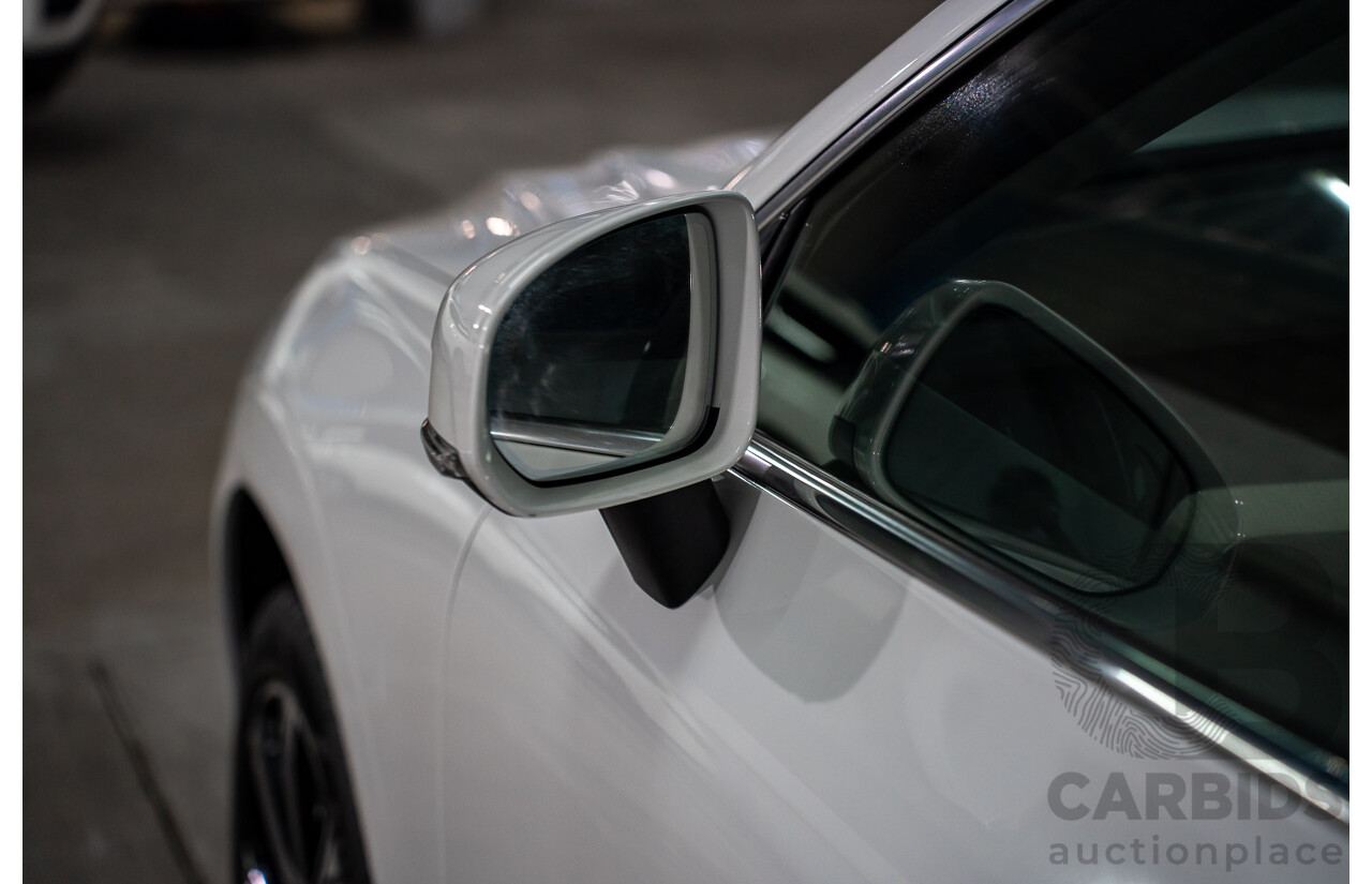 11/2017 Volvo XC60 T5 Inscription (AWD) 246 MY18 4d Wagon Ice White Turbo 2.0L