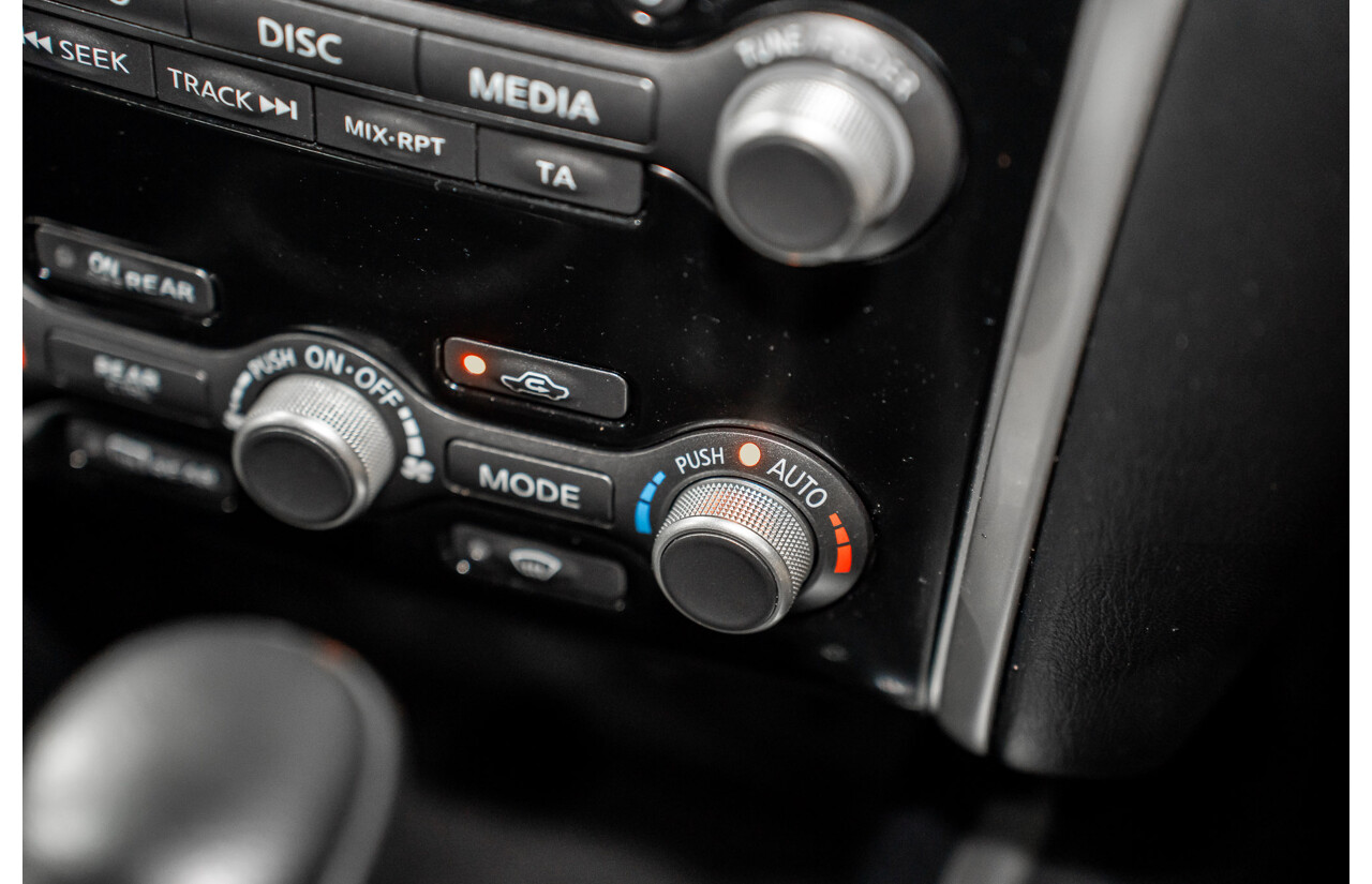 03/2019 Nissan Pathfinder ST-L (FWD) R52 MY19 Series III 4d Wagon Pearl White V6 3.5L